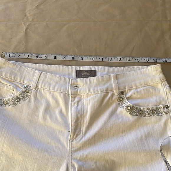 Chico's So Slimming White Embellished jeans rhinestone like new - Picture 5 of 7
